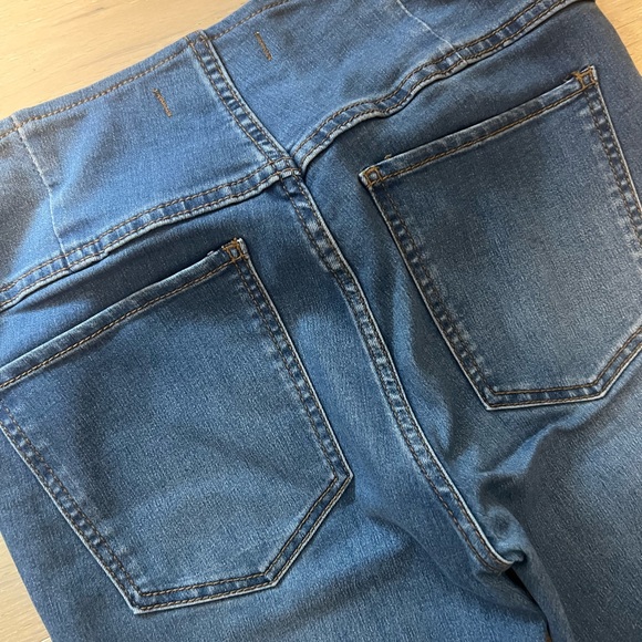 FREE PEOPLE STRETCH FLARES - Picture 11 of 11